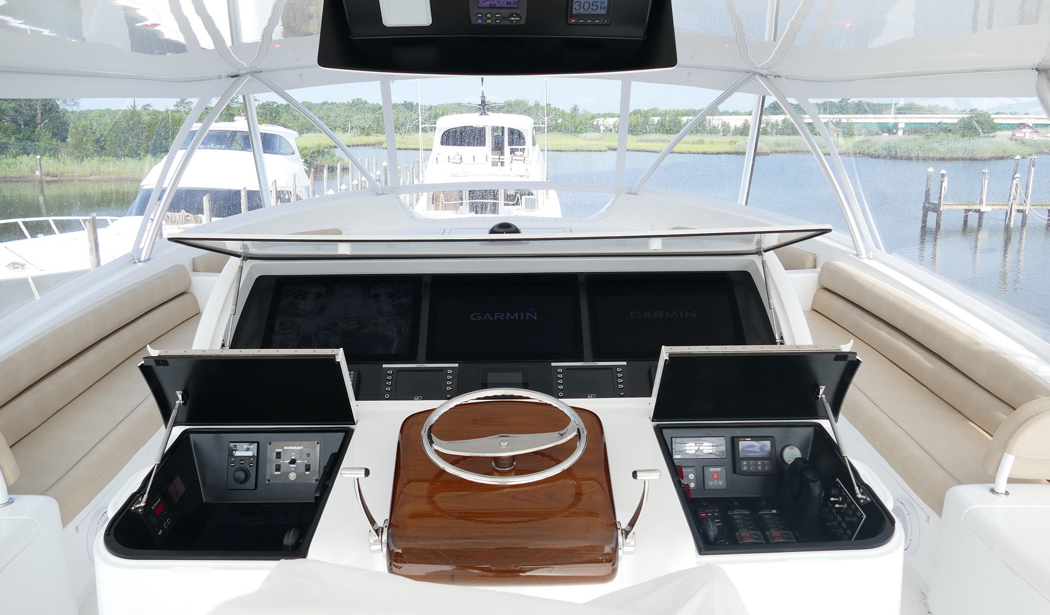 Viking Yachts 92 Convertible 92C